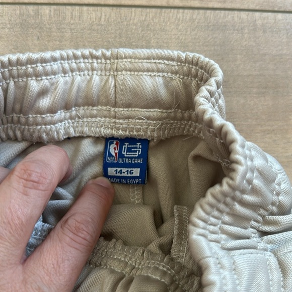 4/$25 NBA Los Angeles Lakers Boy Graphic Shirt/Short Set Tan Sz 14-16 - Picture 6 of 6